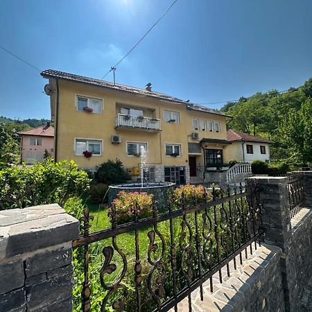 Beautiful House Overlooking Sarajevo Saraievo Exterior foto