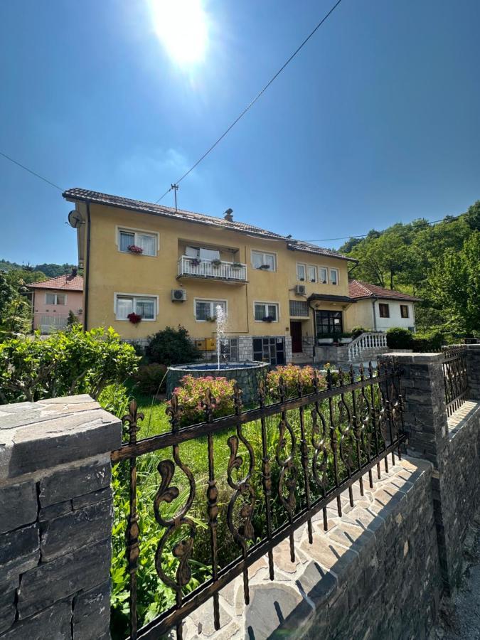 Beautiful House Overlooking Sarajevo Saraievo Exterior foto