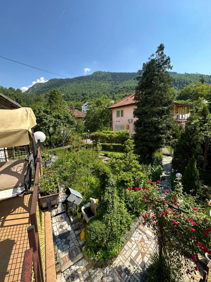 Beautiful House Overlooking Sarajevo Saraievo Exterior foto